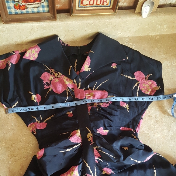 Navy Floral bustle betty - Picture 5 of 5